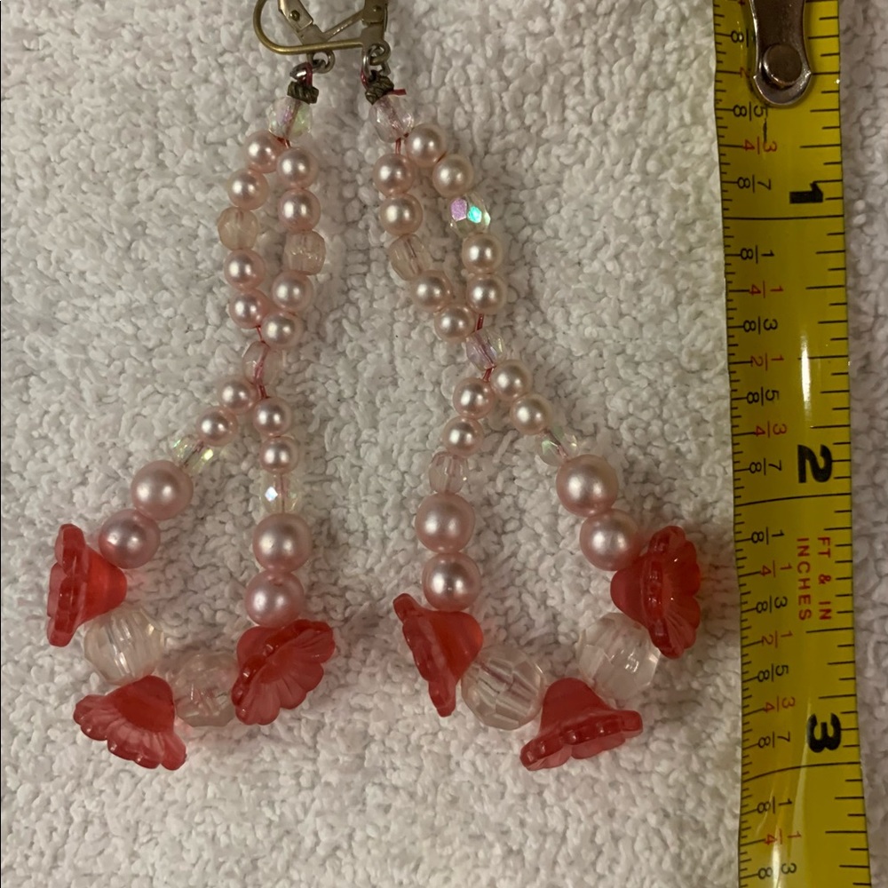 Floral Faux-Pearl Earrings 🌹